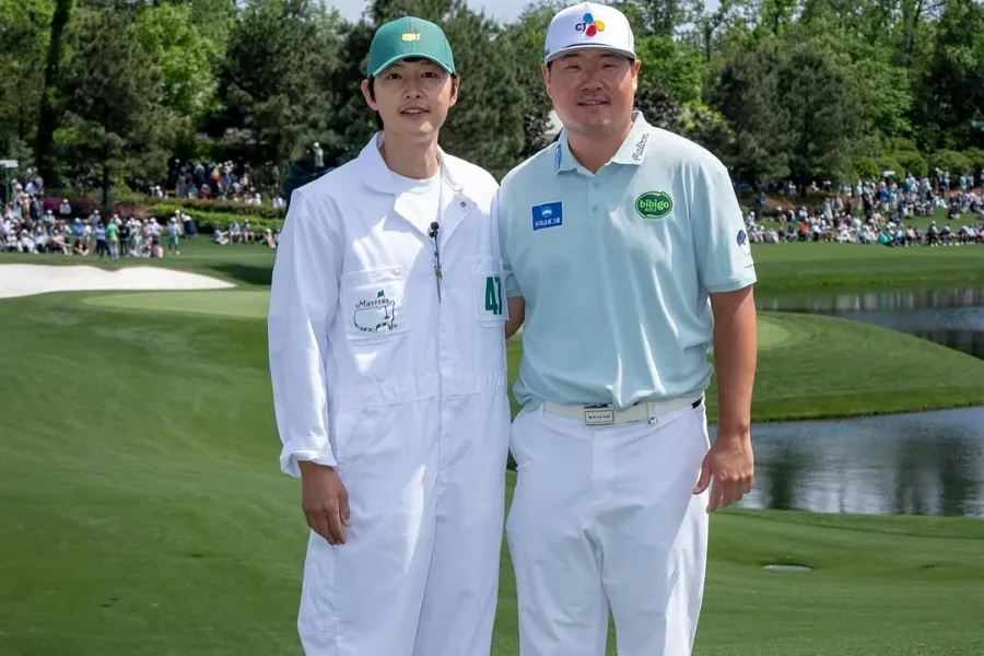 Sehari jadi caddy—Song Joong Ki tampil di turnamen golf AS