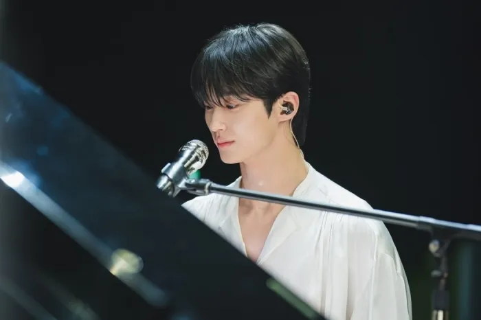 Byeon Woo-seok, Perfect Crown, Lovely Runner, Next project, IU