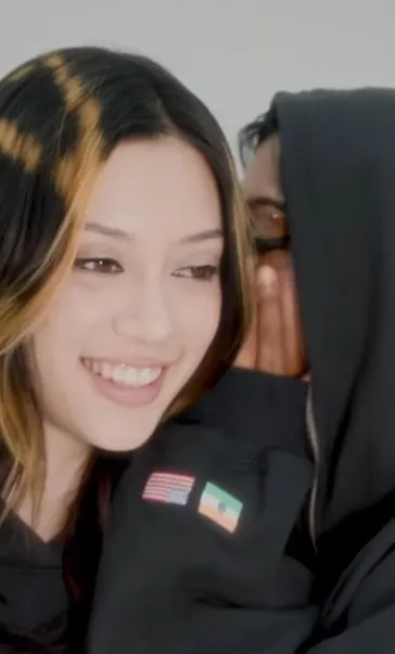 캣츠아이, GAP, 후드티, 굿즈, 한정판, 콤플렉스샵, KATSEYE, PINKY UP