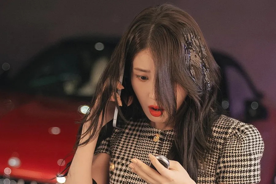 『21世紀の大君夫人』アイユー、ビョン・ウソクとのスキャンダルの余波…「卵を投げつけられる被害」も