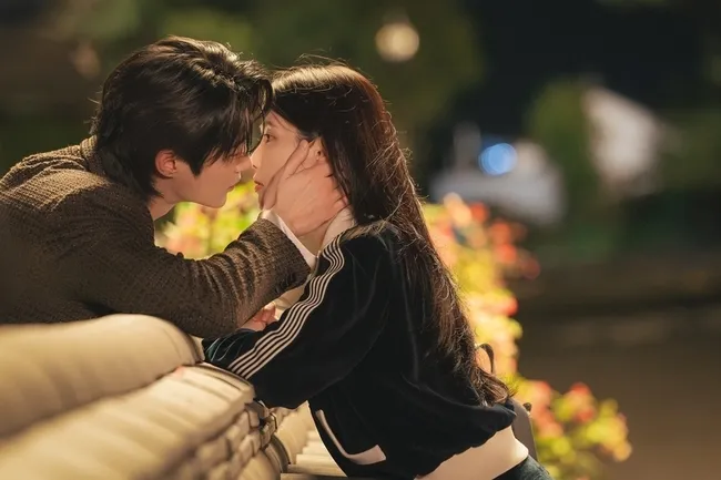 di balik layar, IU, Byeon Woo-seok, Dae Gun Buin, chemistry