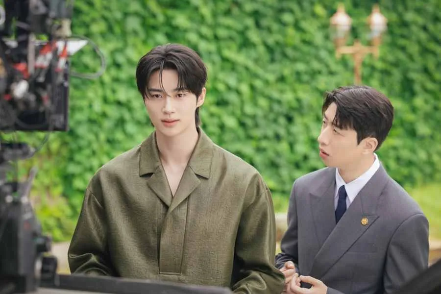 di balik layar, IU, Byeon Woo-seok, Dae Gun Buin, chemistry