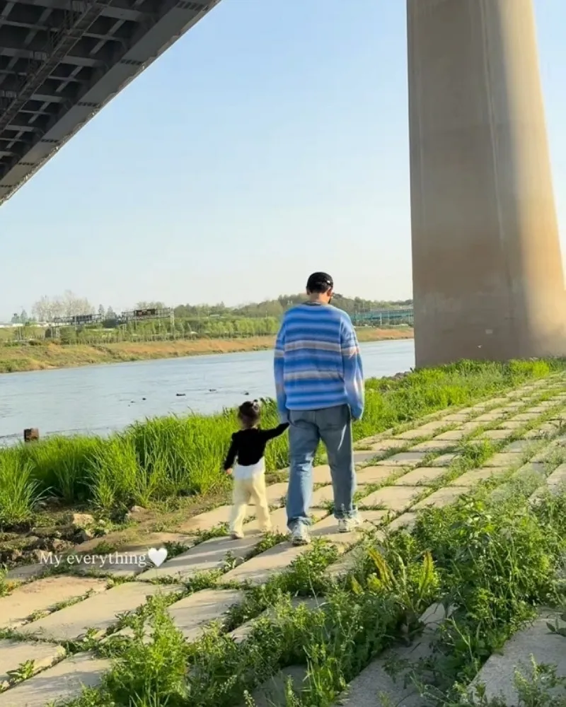 “李昇基♥”李多寅，向丈夫与女儿倾注爱意：“我的全部”