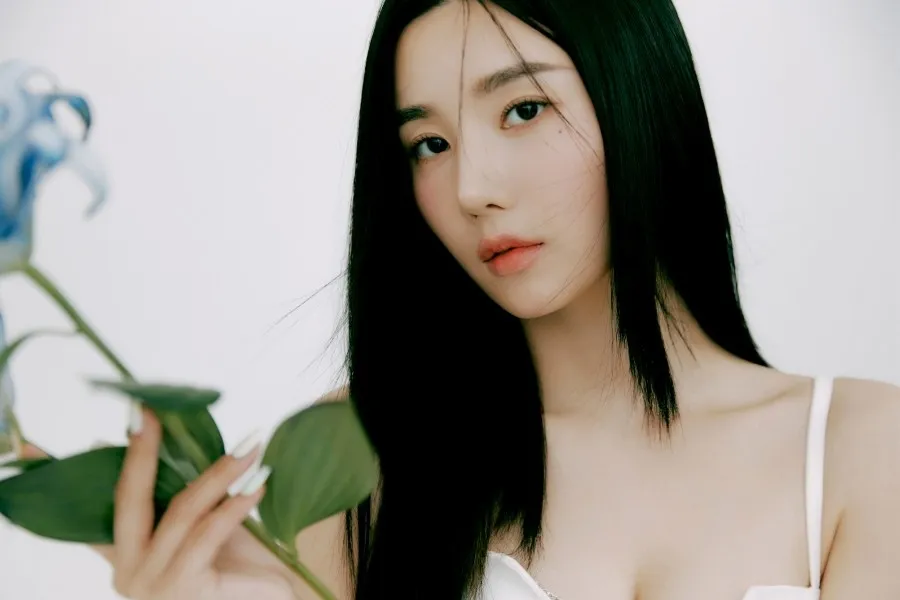 Former IZ*ONE Star Kwon Eun Bi Shocks Fans By Signing With RBW, Home To MAMAMOO