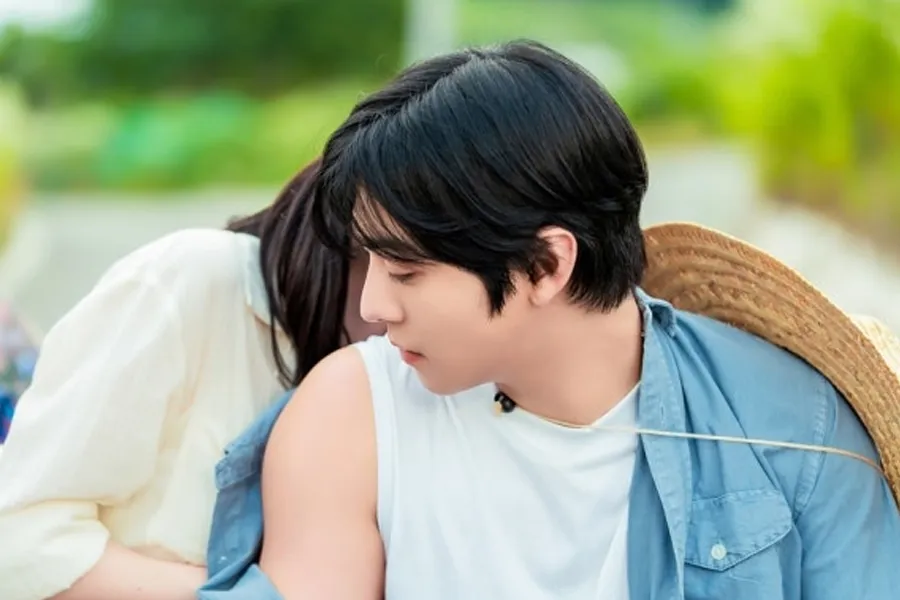 '오매진' 안효섭X채원빈, '핑크빛 기류' 포착…초밀착 스킨십