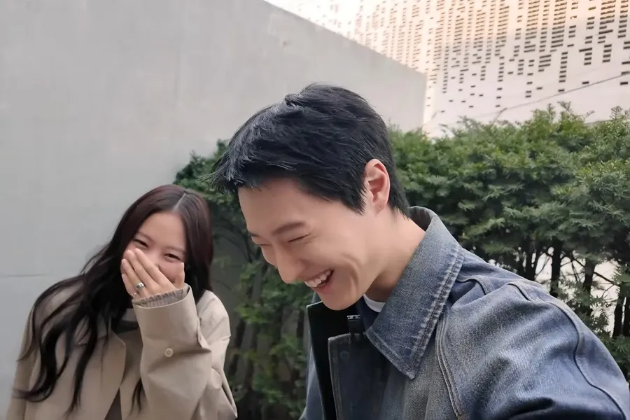 Tiki-taka en llamas: WOODZ y Jennie desatan su 'química de amigos de verdad' y enloquecen a los fans