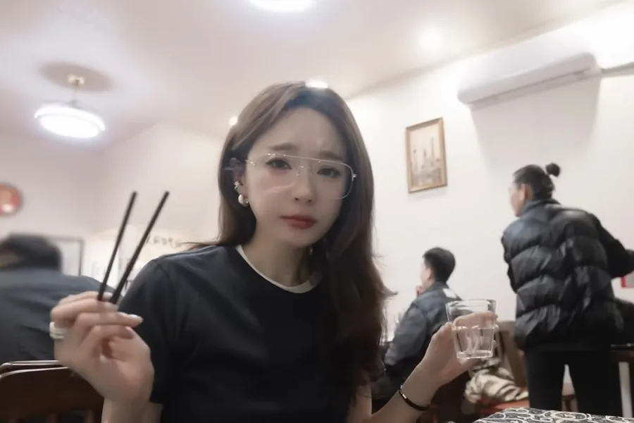 Kang Min Kyung Addresses ‘Staff Tagging Along’ Accusations In Shanghai Vlog