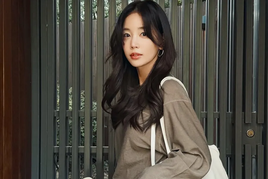 기은세 '평창동' 공사 논란…SNS 게시물에 다시 '활활'