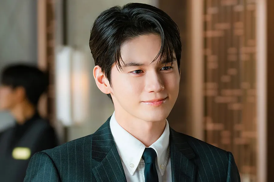 '잘생긴 빌런' 옹성우, '오싹한 연애'서 CEO 변신…"찰떡 슈트핏"