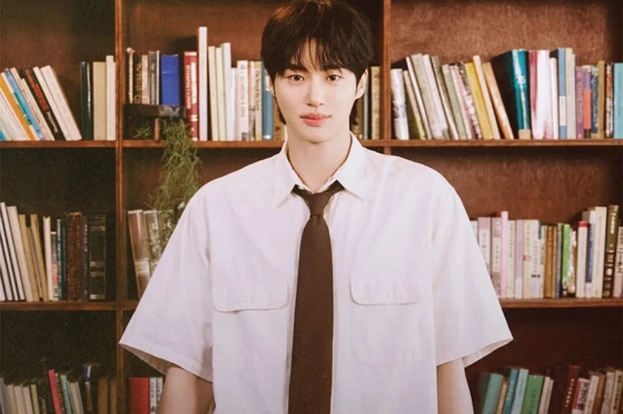 Byeon Woo-seok Faces 'Perfect Crown' Controversy Head-On—Announces Asia Fan Meeting Tour