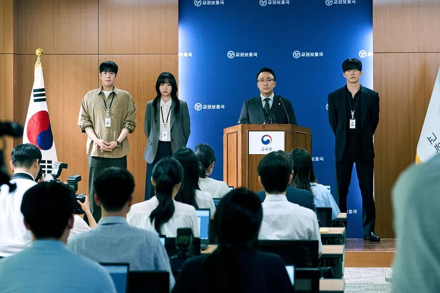 ‘Teach You a Lesson’ Soars Despite Original Webtoon Controversy — Director: "I Want Season 2"