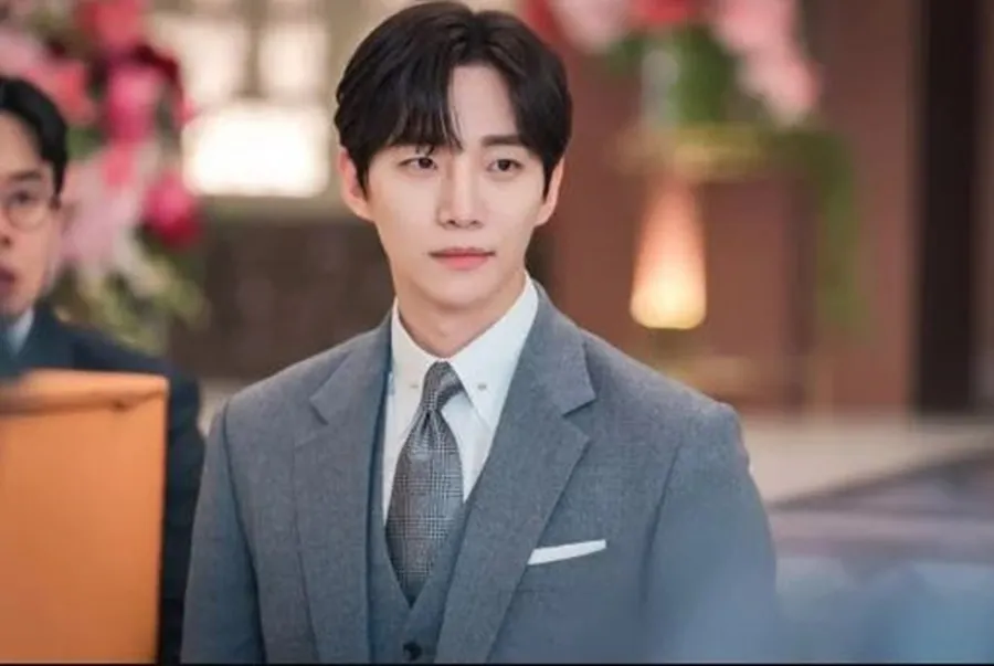 Report: Lee Jun-ho In Talks To Play A Dragon In New 'Embassy of Iguk in Korea'