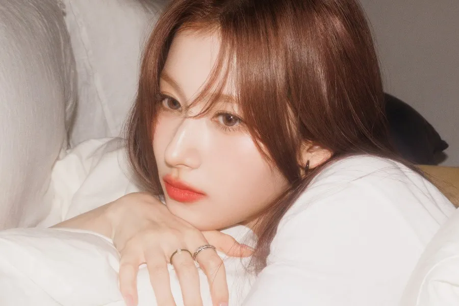 ‘Polémica por vestuario’ Sana de TWICE: "No sabía que se había abierto cuando me tomaron las fotos... me sentí muy mal"