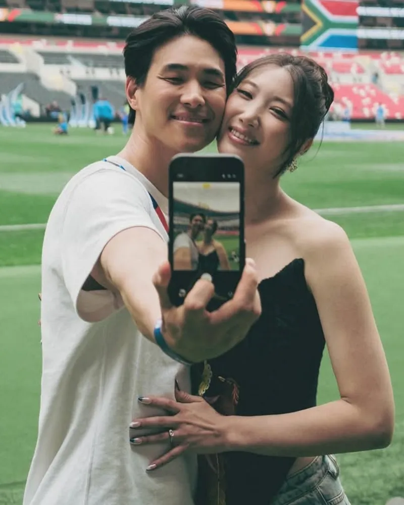 'เคเดฮอน' อีแจ เดตเม็กซิโกกับ 'แซม คิม' หลังขึ้นเวทีพิธีเปิดฟุตบอลโลก