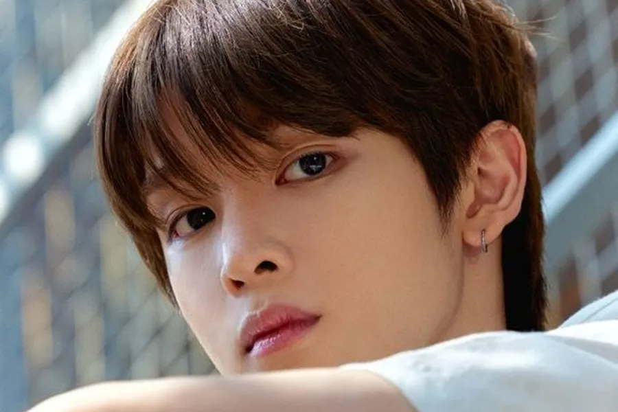Bỏ 4,5 triệu won chỉ để soi ngoại hình trong 2 phút? Sungchan (RIIZE) vướng tranh cãi về 'fansign qua video'
