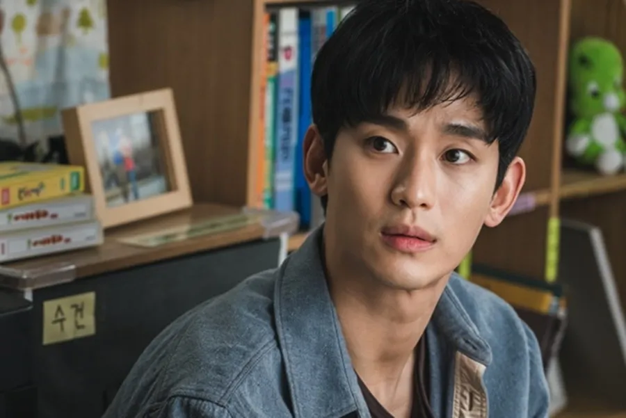 7월 아니고 8월입니다…김수현 39억원대 소송, '또' 밀렸다