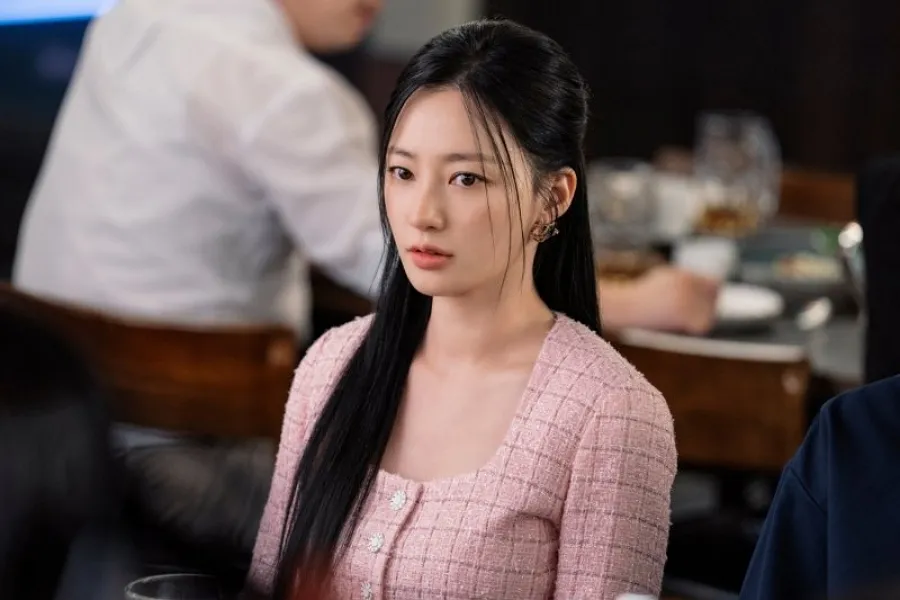 Shocking Twist: Police Decline to Refer Classmate Who Accused Song Ha-yoon of "School Bullying" — Actress Files Objection as Legal Fight Continues