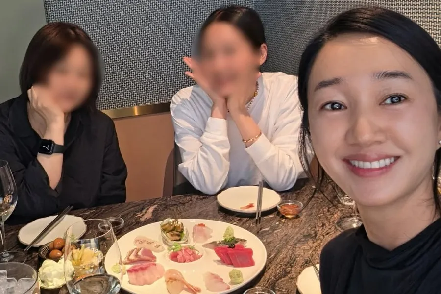 수애, '4년 공백' 무색한 근황…여전히 우아한 미모