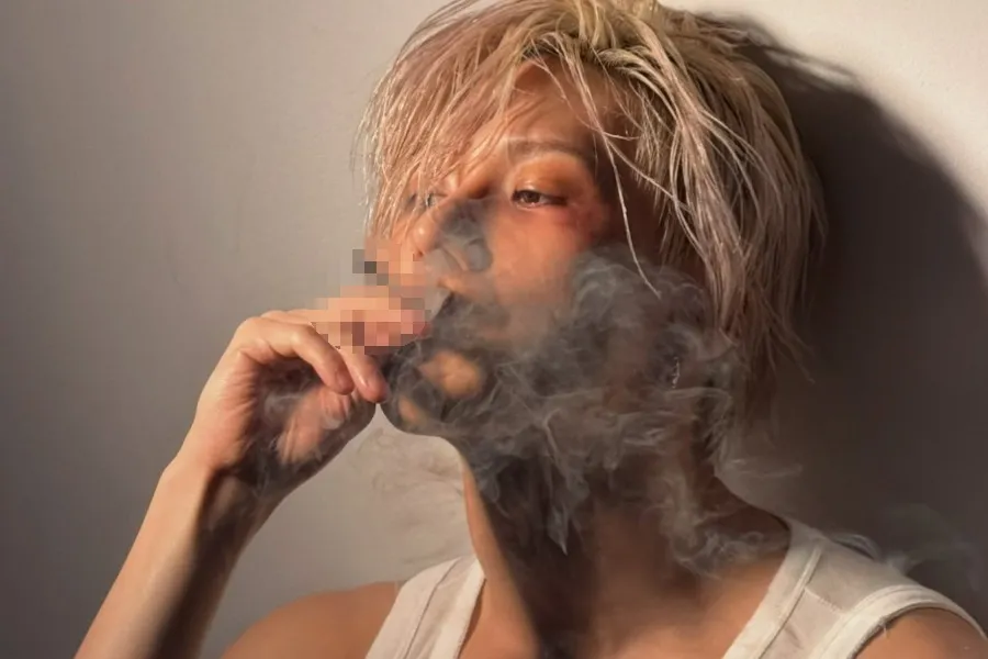 “Thuốc lá thì hơi quá vs ngoại hình đỉnh cao” Taemin (SHINee) tung bộ ảnh táo bạo