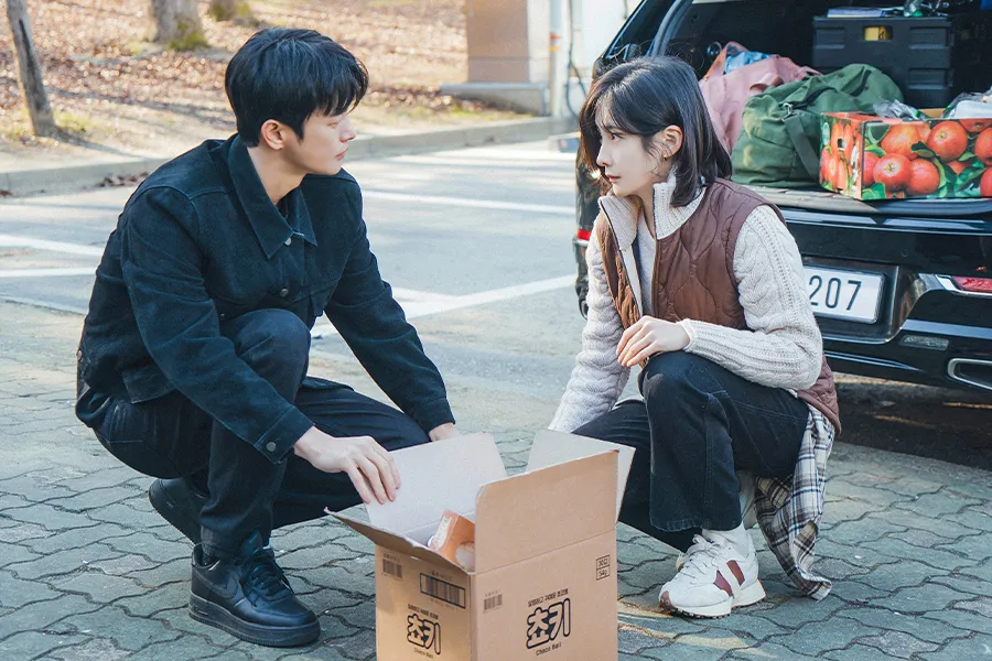 Viral: 'See You at Work Tomorrow!' Stars Seo In-guk and Park Ji-hyun Caught on a 'Heart-Fluttering' Date