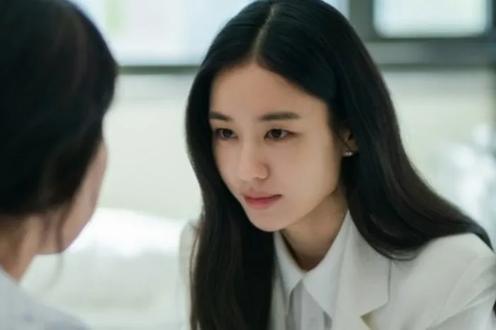 "Kiss is not for nothing!" An Eunjin regresa a la TV en el papel de "chica de sol"… Es un "virus de la felicidad"