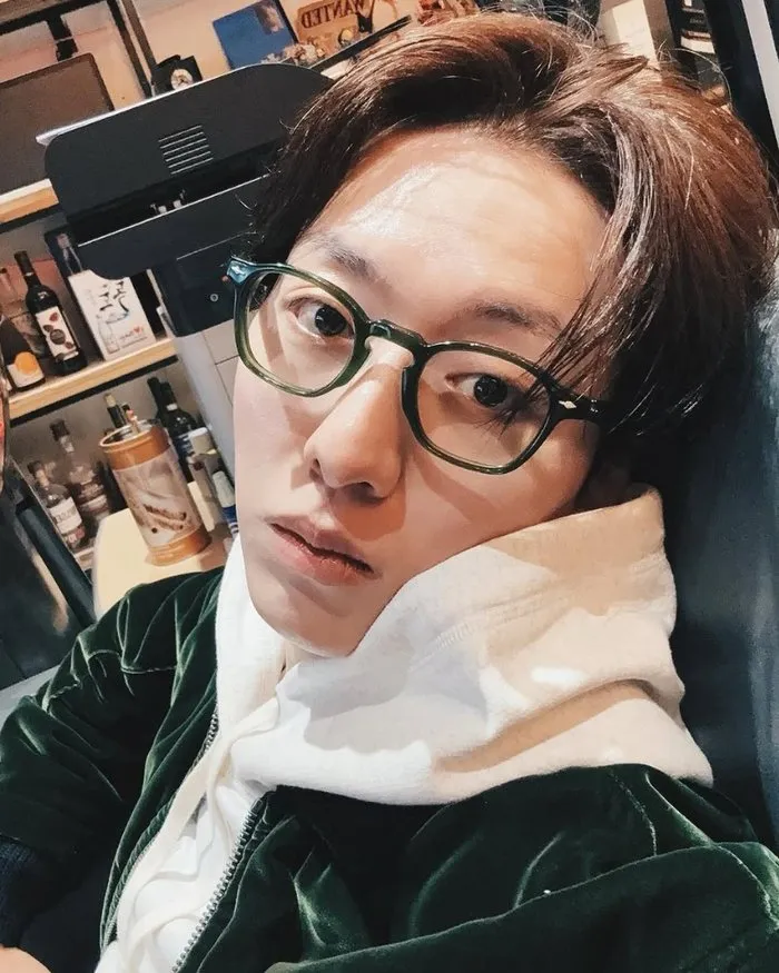 씨엔블루 이정신, '느좋남' 매력 물씬…"보기만 해도 힐링"