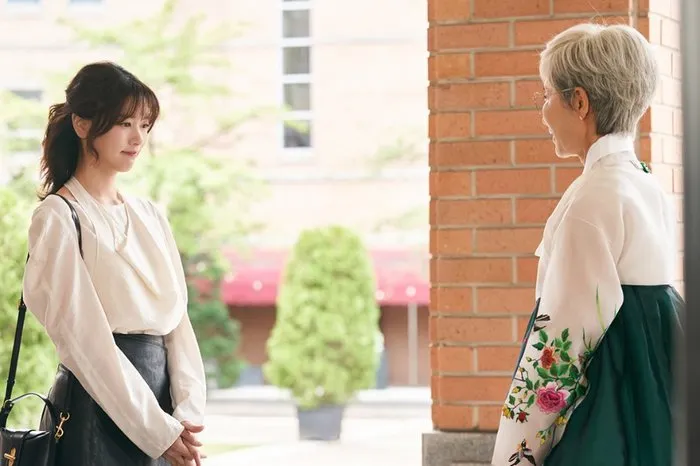 ‘Wooju Merry Me’ — Jung So-min Faces Off with Jung Ae-ri as Tension Builds
