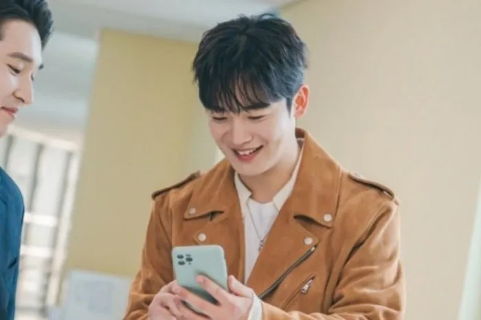 ‘The 4th Love Revolution’ Kim Yo-han Stars in an Instinctive Youth Drama — “Unlike Any Rom-Com Before”