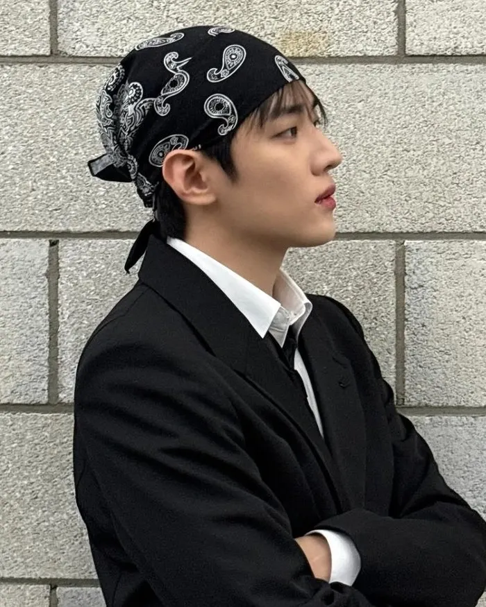 DKZ’s Jaechan Completes Chic Vibe with ‘Black Suit + Bandana’ — Outfit from Music Show
