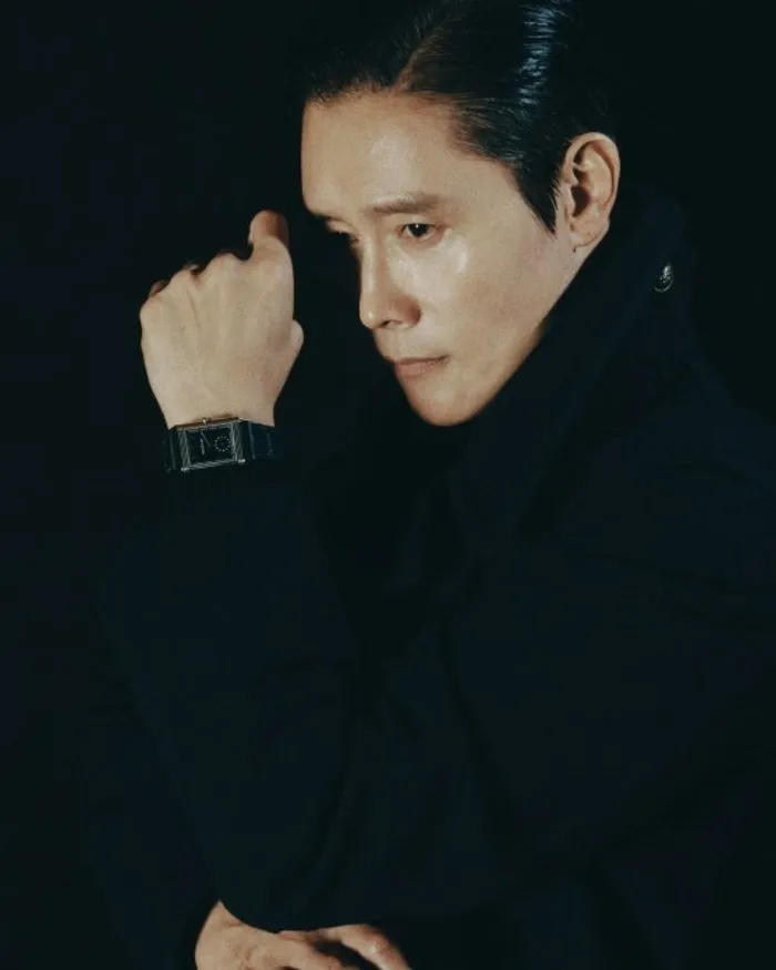 Lee Byung-hun en "No Other Choice": carisma contenido y una presencia que demuestra por qué su nombre es sinónimo de elegancia