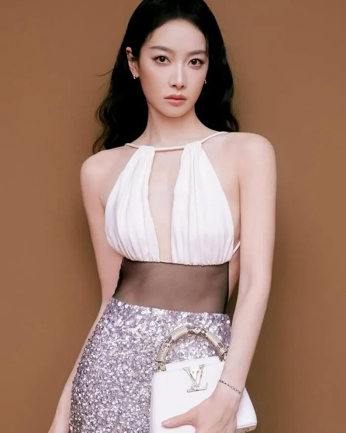 Victoria, ex integrante de f(x), muestra su glamour a lo grande (+fotos)