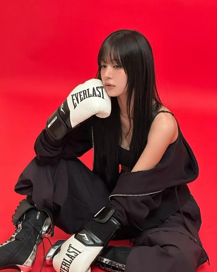 Lee Chae-young de fromis_9 adelanta un concepto de ‘boxeadora’ para su Season’s Greeting… y las expectativas se disparan