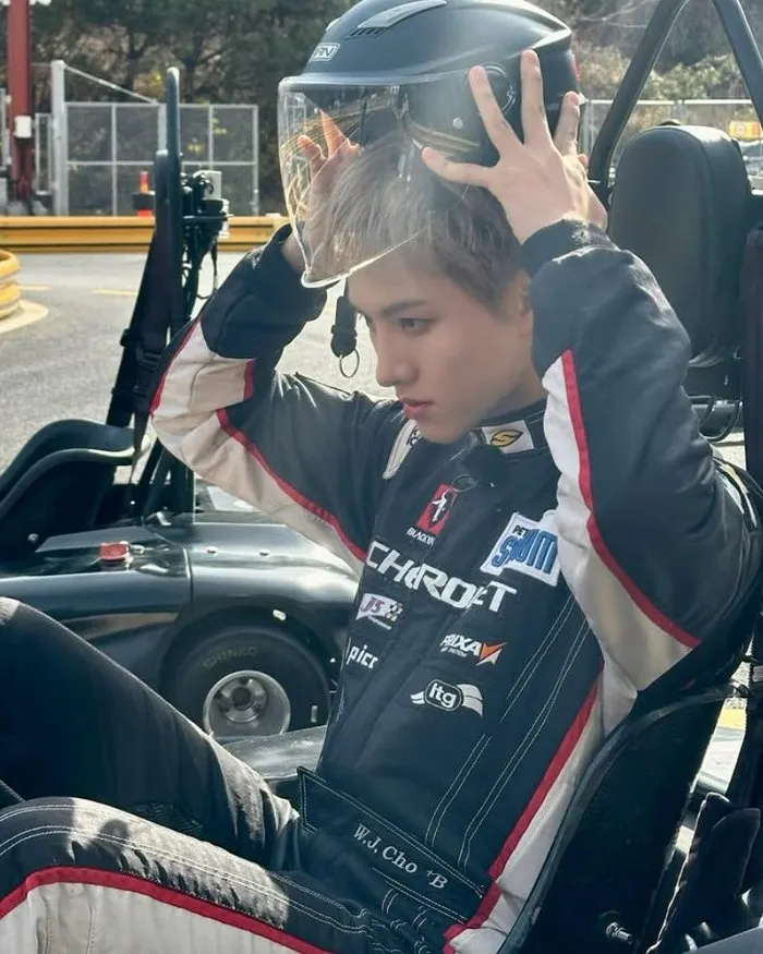 イケメンF1ドライバー感…82MAJOR チョ・ソンイル、トラック上で爽やかビジュアル