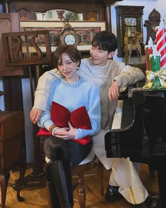 ¿Reencuentro? Jo Kwon y Ga-in, la 'Pareja Adam', muy cariñosos hombro con hombro y del brazo