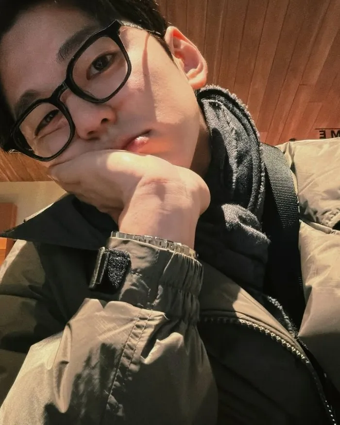 Love: Track Star Kim Min Kyu Shares Cozy Japan Update — Fans Swoon Over His Puppy-Like Charm