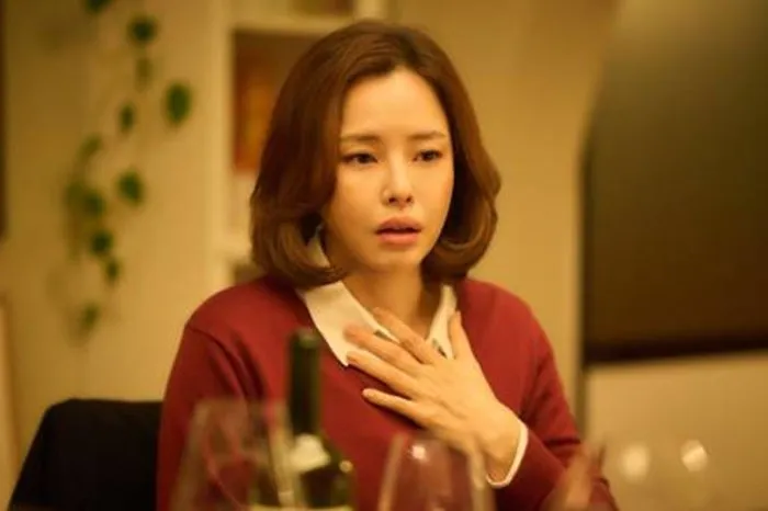 Honey Lee, enviada a la fiscalía sin detención por operar su agencia sin registrar tras recargo fiscal de 6 mil millones de won