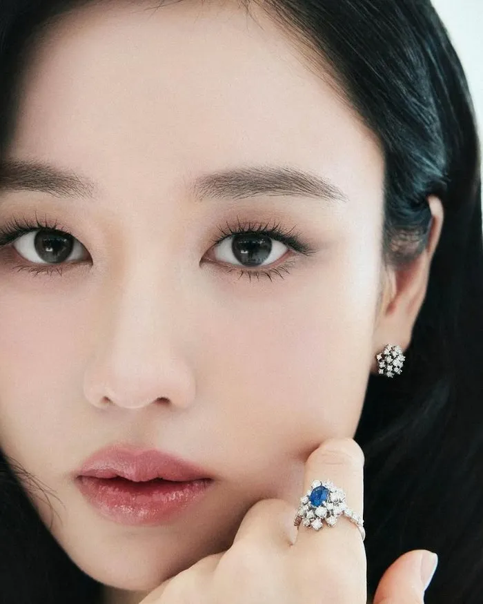 Ahn Eun-jin, la “reina del melodrama”, irradia elegancia y una belleza que deja sin aliento