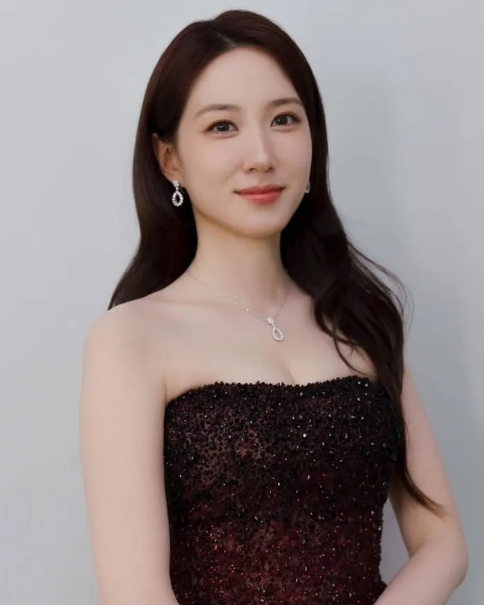 『ゾッとする恋』のパク・ウンビン、輝く"お姫様"オーラ…「優雅そのもの」