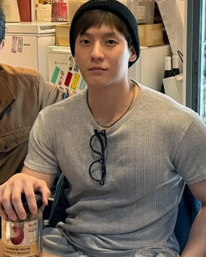 BTOB's Lee Minhyuk Drops Family Photos — Fans Shocked by the 'All-Visual' Trio