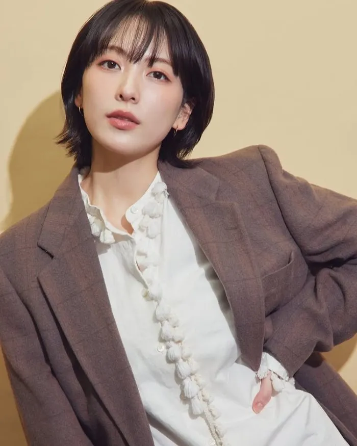 カン・ジヨン、中性美で持ち味の気品を放つ「まさに完璧」