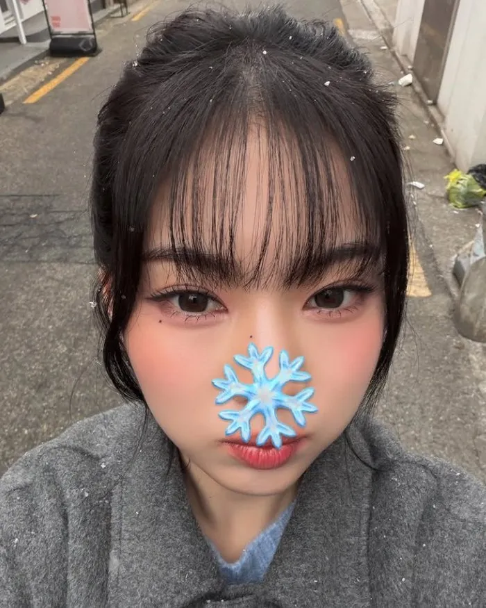 STAYC アイサ、冬のムードたっぷりの「ラブリーな魅力」を放つ