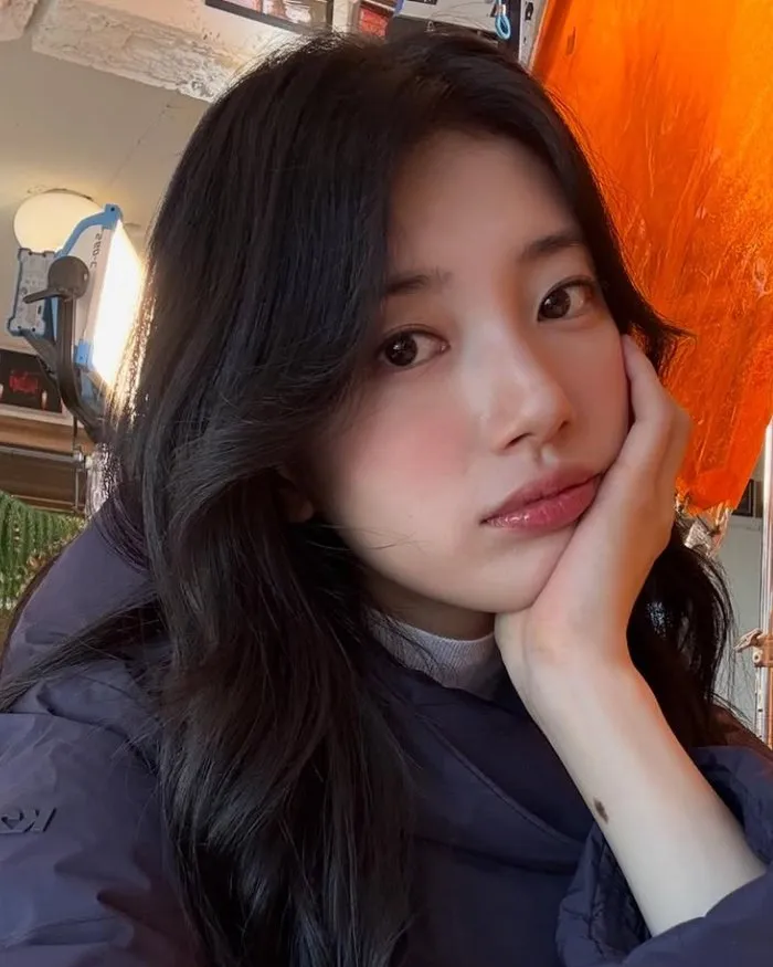 'Delusion' Star Suzy Stuns With Effortless Everyday Visuals — Her Feminine Energy Is Off The Charts