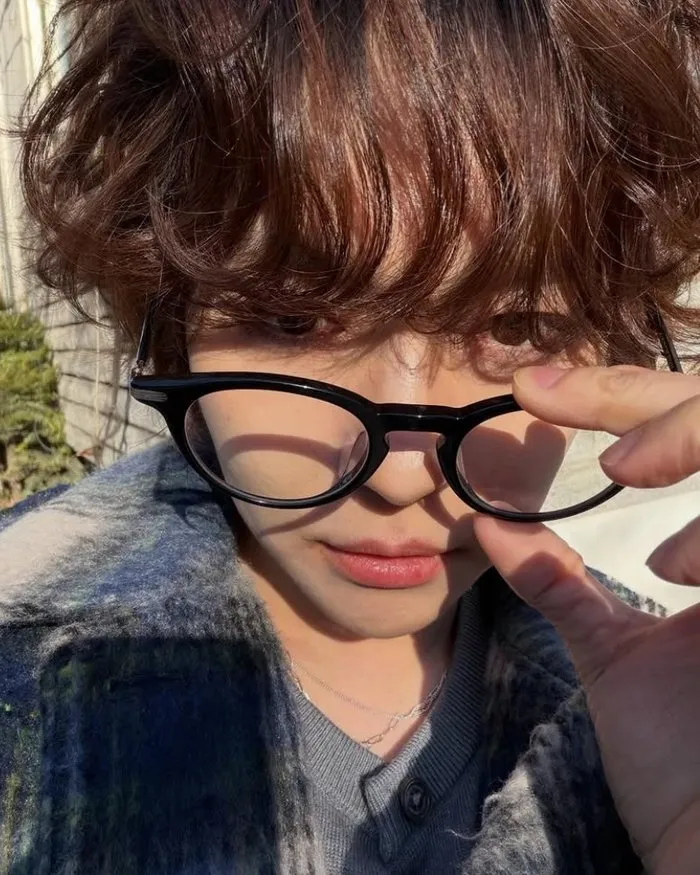 '댕댕미' 김진우, 파마 머리로 심쿵…"셀카 실력 늘었다"