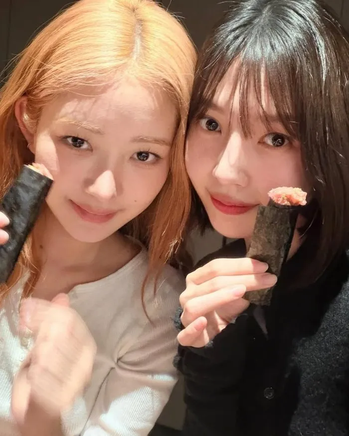 Red Velvet's Joy Rings In The New Year With A Cozy 'Date' With IVE's Rei — "Cutie Next To Cutie" Melts The Internet