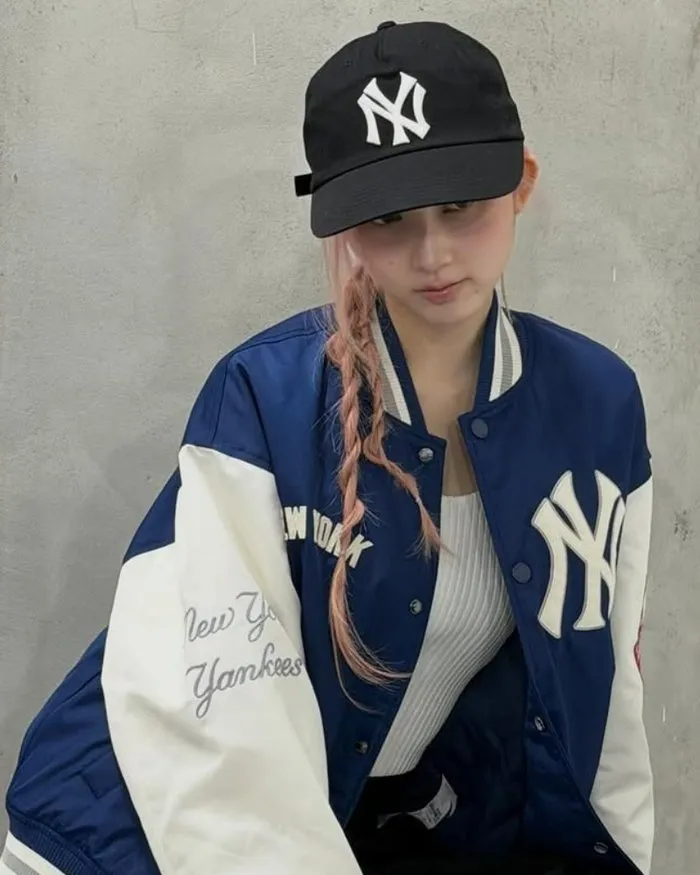 얼마나 작길래…아이브 가을, 모자 안에 '쏙' 숨겨진 얼굴