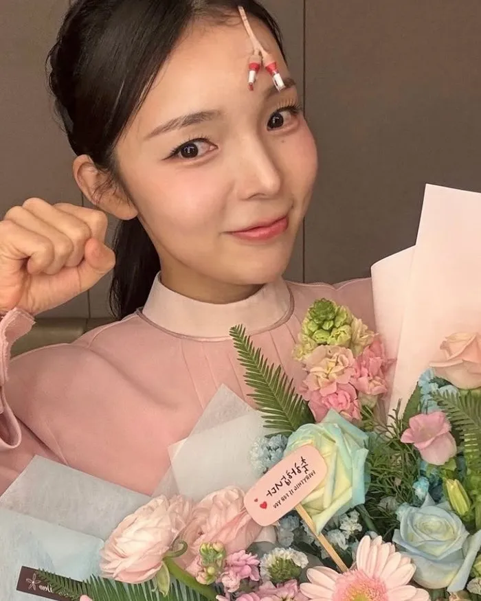 Park Jin-joo's "Pearl Claire" Wins Hearts — Pure Loveliness Itself